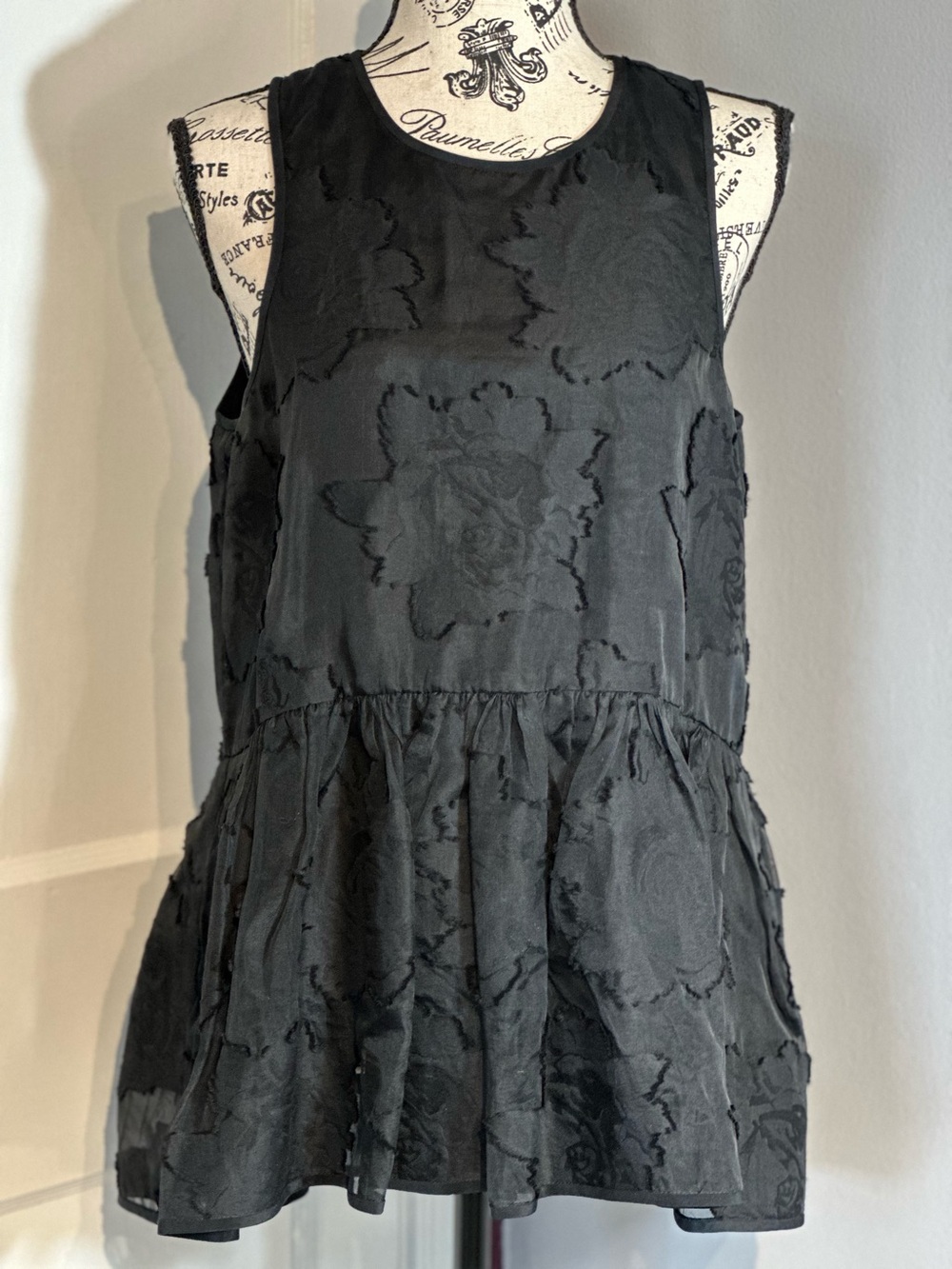 TIBI Black Sheer Overlay Floral Appliqué Sleeveless Peplum Silk Top Blouse Sz 6